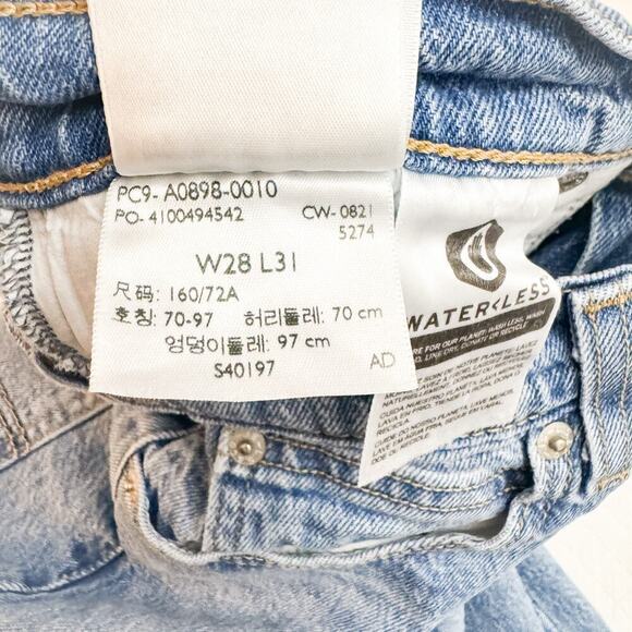 Levi's 70's High Slim Straight Light Wash Denim Jeans Size 28 - Picture 5 of 8